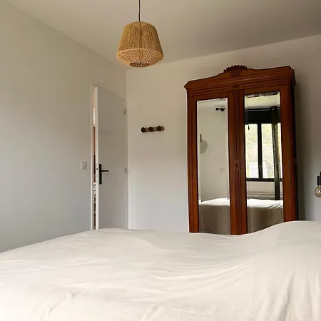 724 Saint-Léger-du-Bourg-Denis